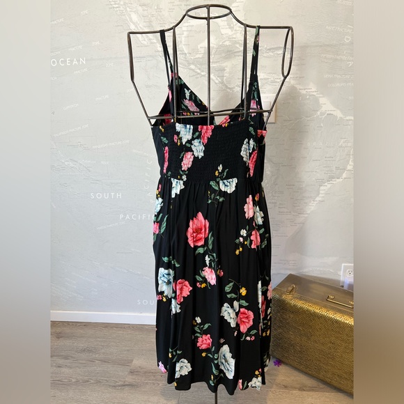 NEW Old Navy Black Floral Fit and Flare Cami Spaghetti Strap Midi Dress XL - Picture 2 of 5